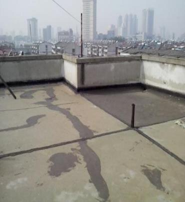关岭漏水维修 楼顶漏水是什么原因，楼顶漏水维修方法是什么?
