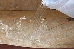 关岭漏水维修 免砸砖防水材料该如何施工